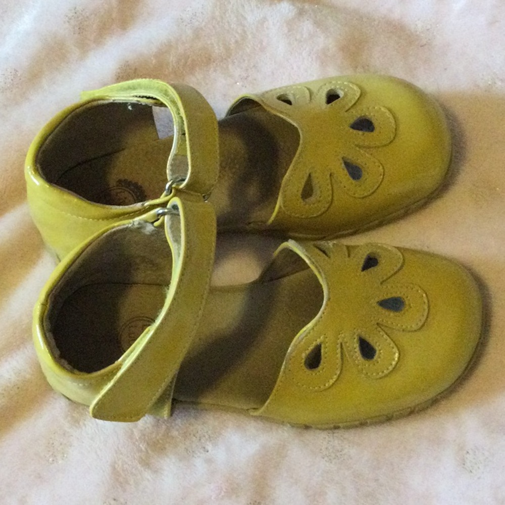 Livie & Luca size 12 mustard yellow petals Mary Jane - Picture 4 of 5